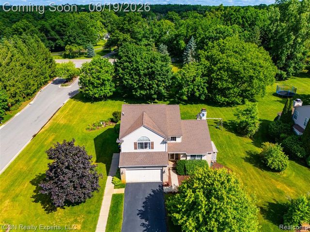 2100 Ore Creek Lane, Brighton, MI 48114