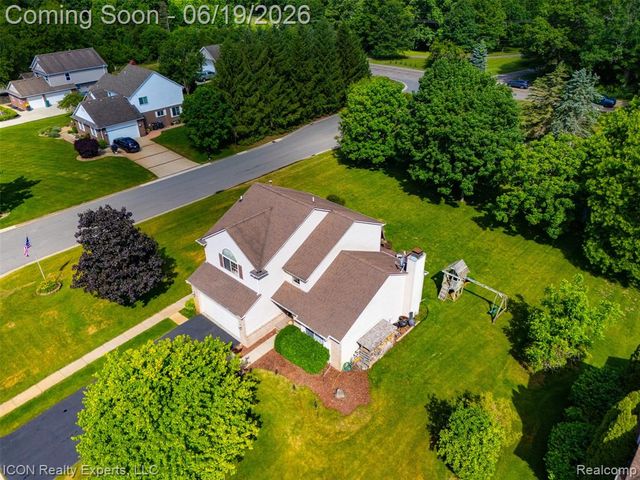 2100 Ore Creek Lane, Brighton, MI 48114