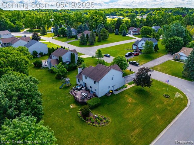 2100 Ore Creek Lane, Brighton, MI 48114