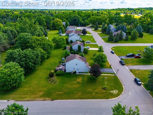 2100 Ore Creek Lane, Brighton, MI 48114