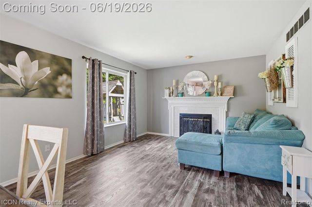 2100 Ore Creek Lane, Brighton, MI 48114