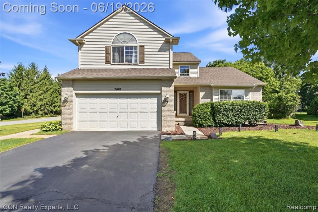 2100 Ore Creek Lane, Brighton, MI 48114