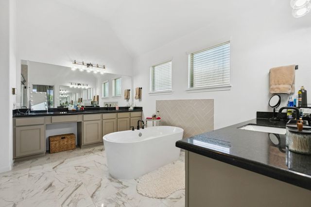 15114 Arenosa Avenue, Mont Belvieu, TX 77523