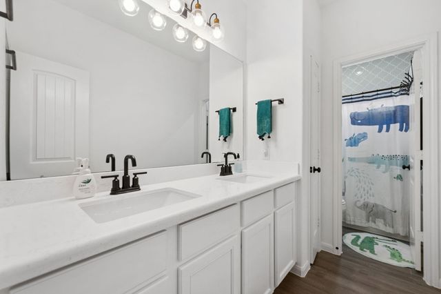 15114 Arenosa Avenue, Mont Belvieu, TX 77523