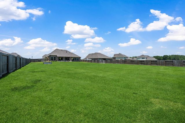 15114 Arenosa Avenue, Mont Belvieu, TX 77523