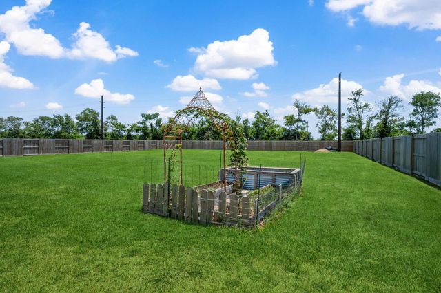 15114 Arenosa Avenue, Mont Belvieu, TX 77523