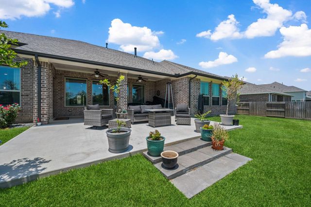 15114 Arenosa Avenue, Mont Belvieu, TX 77523