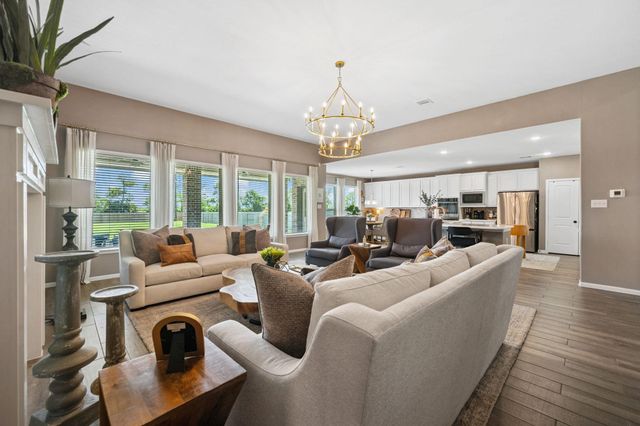 15114 Arenosa Avenue, Mont Belvieu, TX 77523