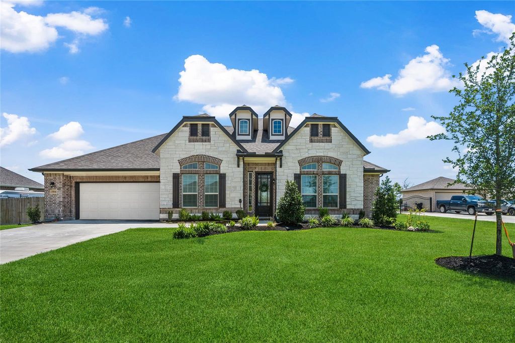 15114 Arenosa Avenue, Mont Belvieu, TX 77523