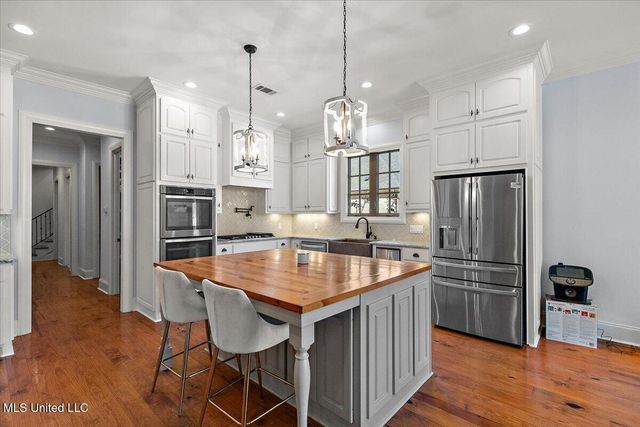 213 S Woodcreek Road, Madison, MS 39110