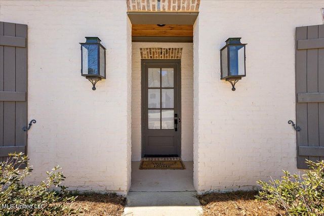 213 S Woodcreek Road, Madison, MS 39110