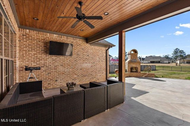 213 S Woodcreek Road, Madison, MS 39110