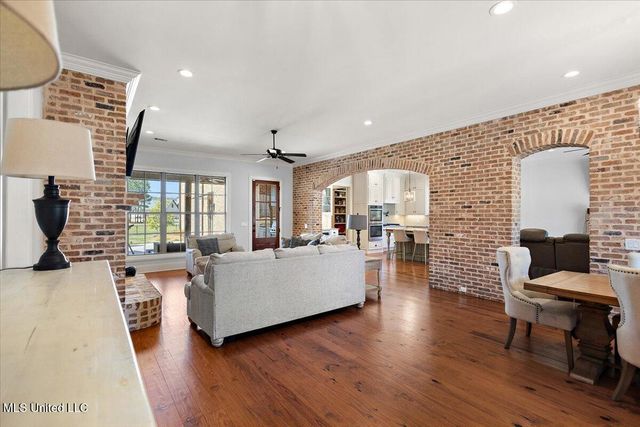 213 S Woodcreek Road, Madison, MS 39110