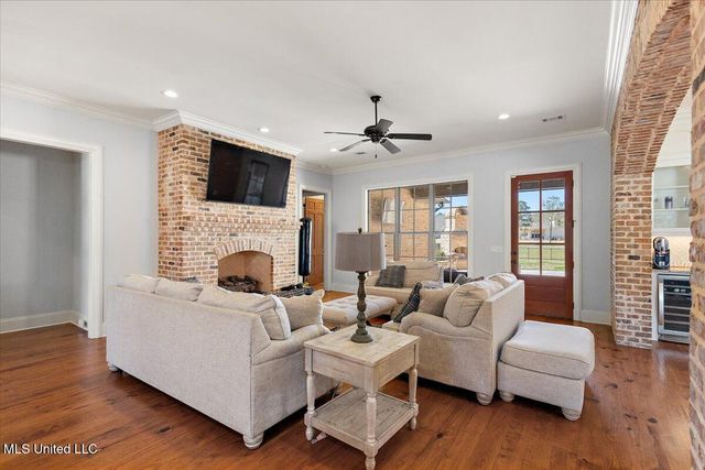 213 S Woodcreek Road, Madison, MS 39110