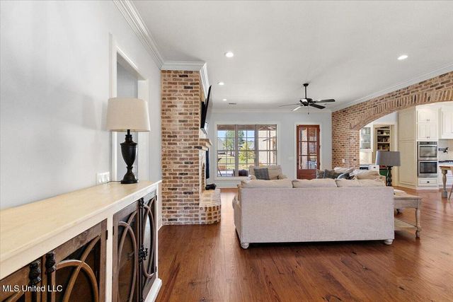 213 S Woodcreek Road, Madison, MS 39110