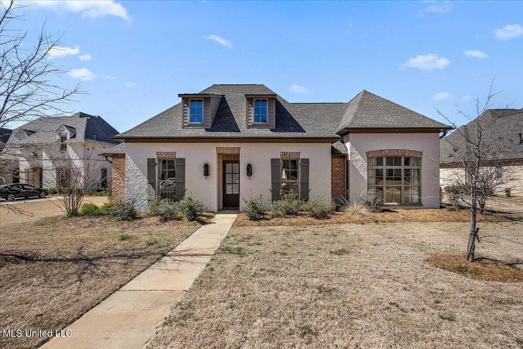 213 S Woodcreek Road, Madison, MS 39110