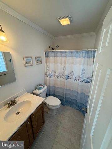 52 PHYLLIS LN, Manahawkin, NJ 08050