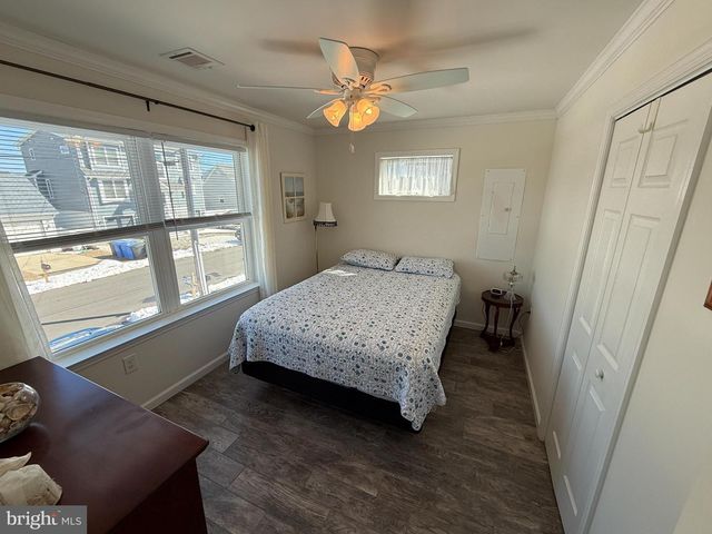 52 PHYLLIS LN, Manahawkin, NJ 08050