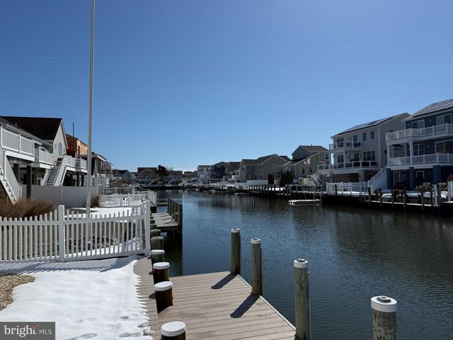 52 PHYLLIS LN, Manahawkin, NJ 08050