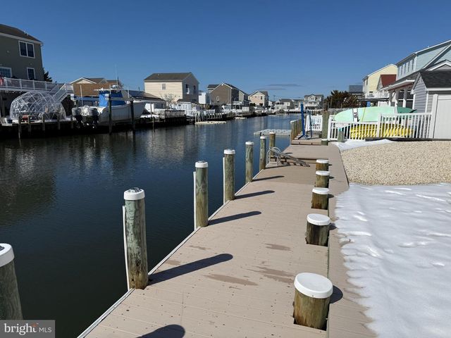 52 PHYLLIS LN, Manahawkin, NJ 08050