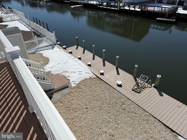 52 PHYLLIS LN, Manahawkin, NJ 08050