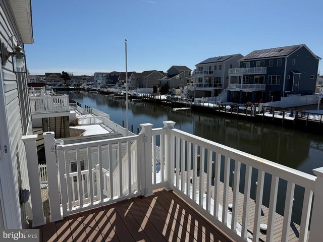 52 PHYLLIS LN, Manahawkin, NJ 08050