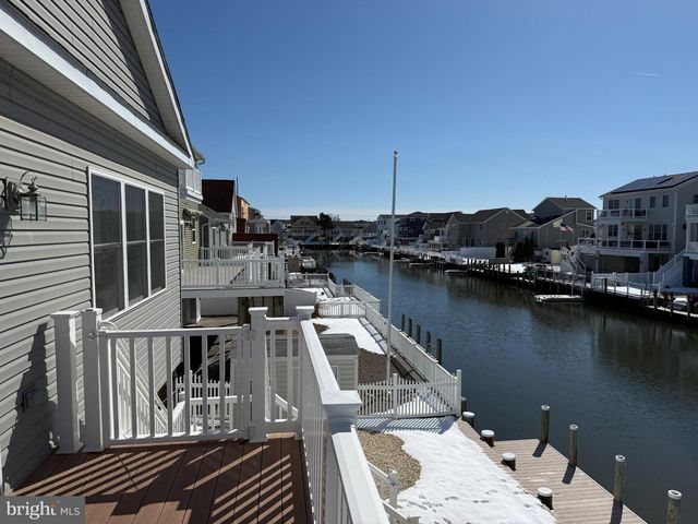 52 PHYLLIS LN, Manahawkin, NJ 08050