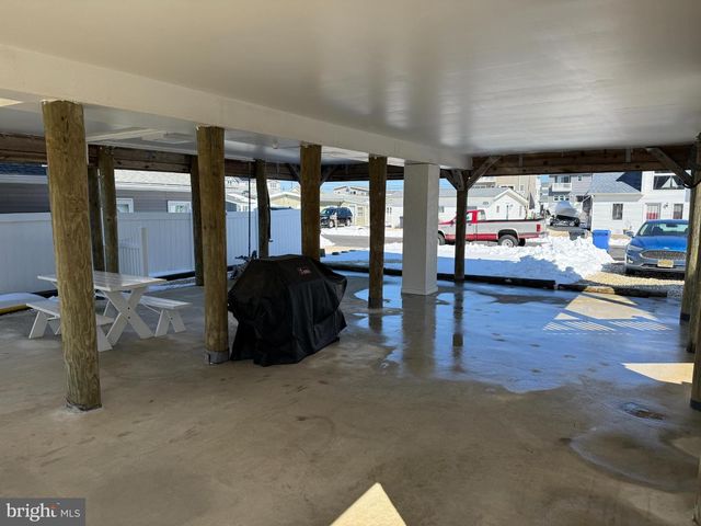 52 PHYLLIS LN, Manahawkin, NJ 08050