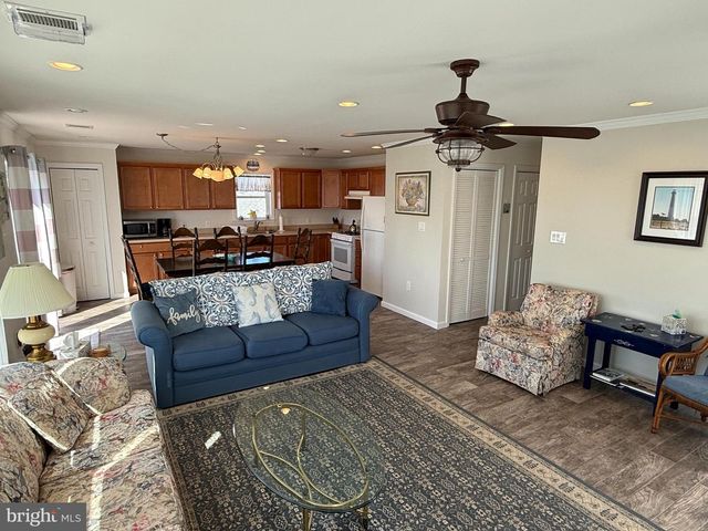 52 PHYLLIS LN, Manahawkin, NJ 08050