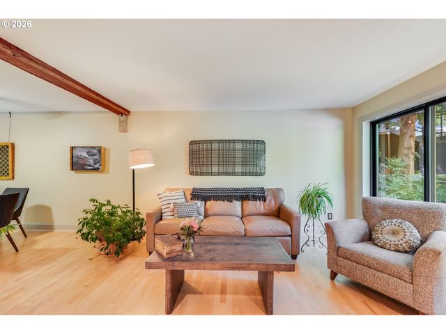 2020 TOMPKINS St, West Linn, OR 97068