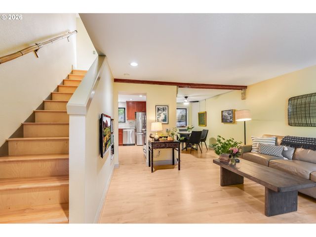 2020 TOMPKINS St, West Linn, OR 97068
