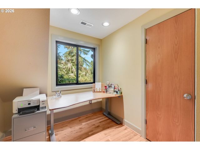 2020 TOMPKINS St, West Linn, OR 97068