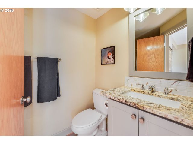 2020 TOMPKINS St, West Linn, OR 97068