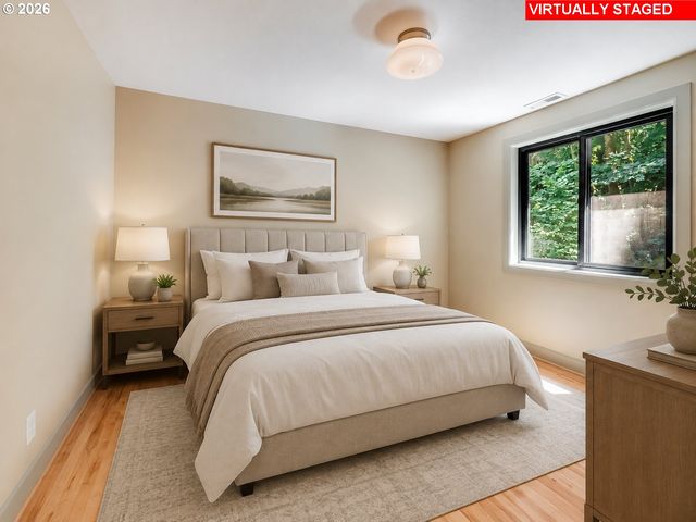 2020 TOMPKINS St, West Linn, OR 97068