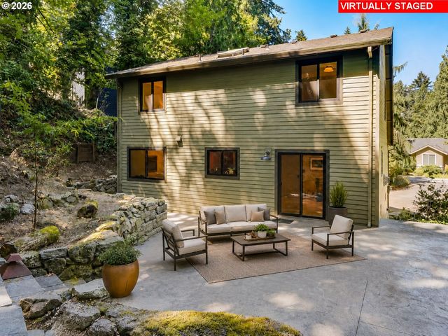 2020 TOMPKINS St, West Linn, OR 97068