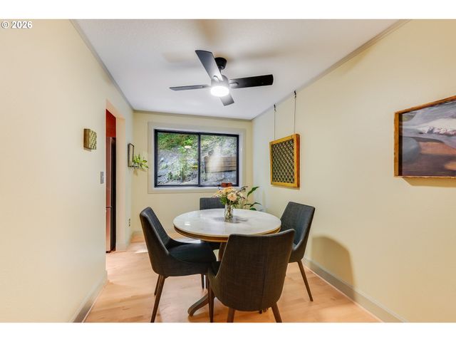 2020 TOMPKINS St, West Linn, OR 97068
