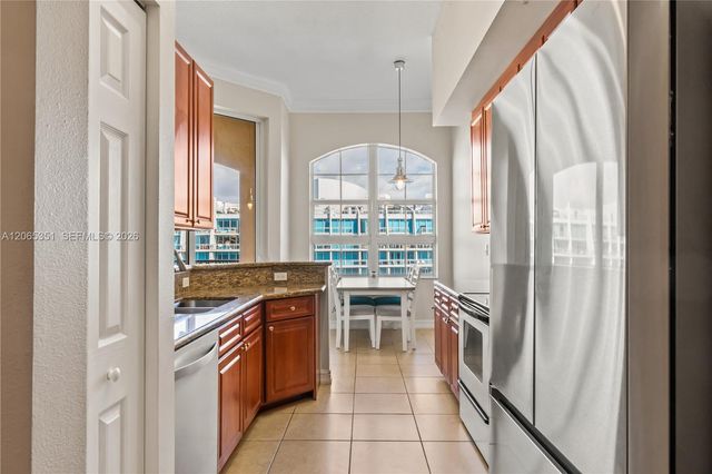 3001 NE 185th Street 707, Aventura, FL 33180
