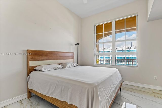3001 NE 185th Street 707, Aventura, FL 33180