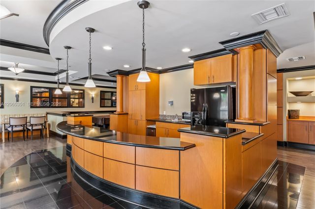 3001 NE 185th Street 707, Aventura, FL 33180