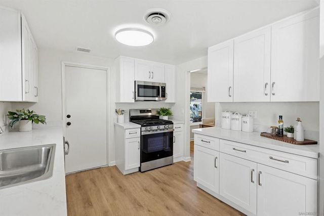 7422 Conestoga Way, San Diego, CA 92120