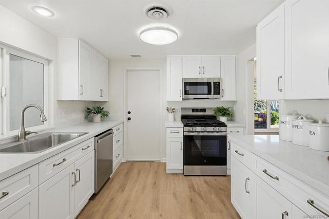 7422 Conestoga Way, San Diego, CA 92120