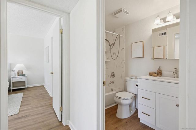 7422 Conestoga Way, San Diego, CA 92120