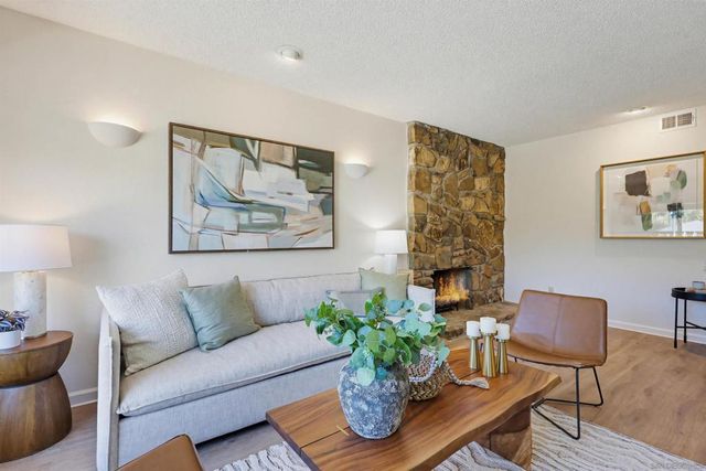 7422 Conestoga Way, San Diego, CA 92120