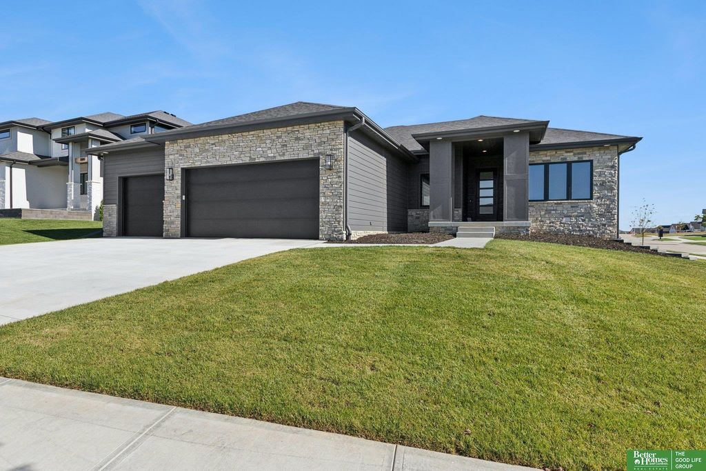 3321 S 212th Street, Elkhorn, NE 68022