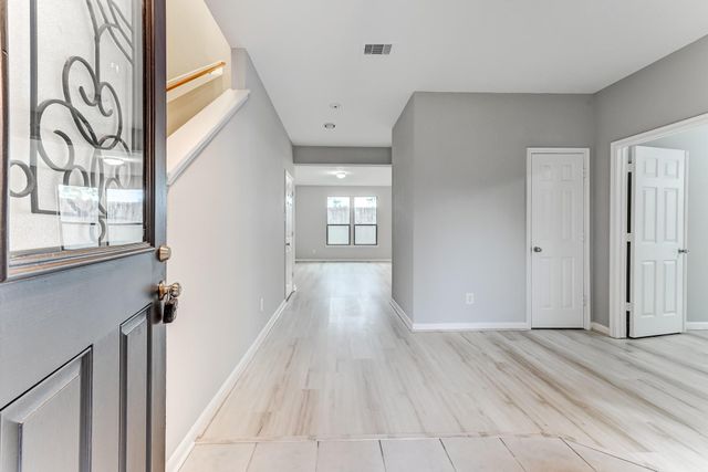 4706 Mint Trail, Houston, TX 77066