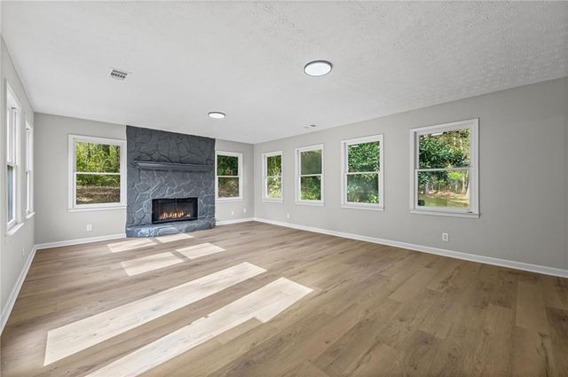 7823 Chase Woods Drive, Jonesboro, GA 30236