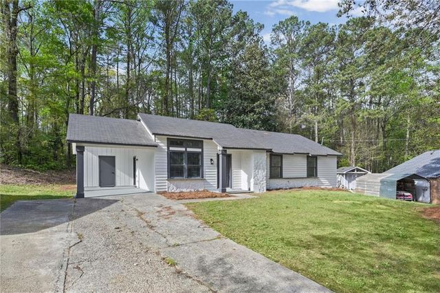 7823 Chase Woods Drive, Jonesboro, GA 30236