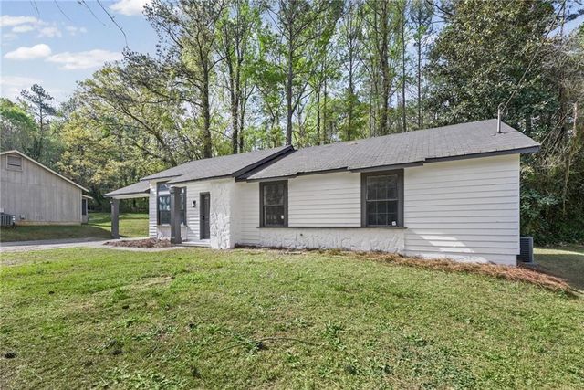 7823 Chase Woods Drive, Jonesboro, GA 30236