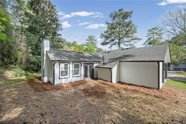 7823 Chase Woods Drive, Jonesboro, GA 30236