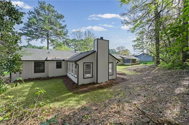 7823 Chase Woods Drive, Jonesboro, GA 30236